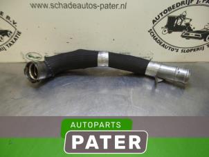 Gebruikte Intercooler Buis Jeep Grand Cherokee (WK/WK2) 3.0 CRD V6 24V Prijs € 15,75 Margeregeling aangeboden door Autoparts Pater