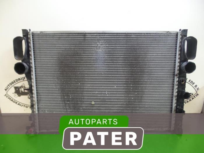 Gebruikte Radiateur Mercedes E (W211) 2.2 E-220 CDI 16V Prijs € 31,50 Margeregeling aangeboden door Autoparts Pater