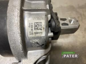 Motorsteun van een BMW 5 serie Gran Turismo (F07) 520d 16V 2015