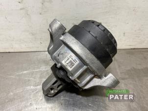Motorsteun van een BMW 5 serie Gran Turismo (F07) 520d 16V 2015