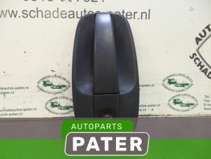 Gebruikte Deurgreep 4Deurs links-voor Opel Vivaro 2.0 CDTI Prijs € 50,82 Inclusief btw aangeboden door Autoparts Pater