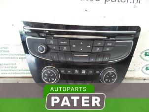 Gebruikte Radiobedienings paneel Peugeot 508 SW (8E/8U) 1.6 THP 16V Prijs € 210,00 Margeregeling aangeboden door Autoparts Pater
