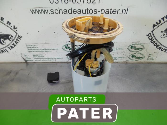 Gebruikte Opvoerpomp Volkswagen Passat Variant (3C5) 2.0 TDI 16V 140 Prijs € 31,50 Margeregeling aangeboden door Autoparts Pater