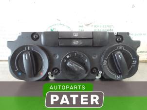 Gebruikte Kachel Bedieningspaneel Volkswagen Caddy III (2KA,2KH,2CA,2CH) 2.0 SDI Prijs € 50,82 Inclusief btw aangeboden door Autoparts Pater