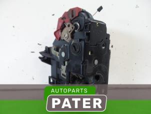 Gebruikte Deurslot Mechaniek 4Deurs rechts-achter Audi A2 (8Z0) 1.4 16V Prijs € 63,00 Margeregeling aangeboden door Autoparts Pater