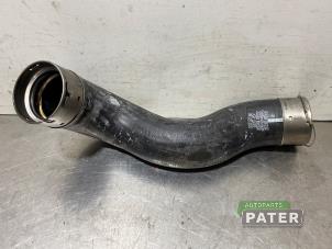 Gebruikte Intercooler Slang Mercedes A (W176) 1.6 A-180 16V Prijs € 15,75 Margeregeling aangeboden door Autoparts Pater
