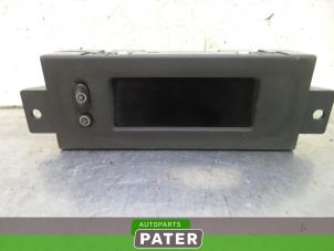 Gebruikte Display Interieur Opel Vivaro 1.9 DI Prijs € 21,00 Margeregeling aangeboden door Autoparts Pater
