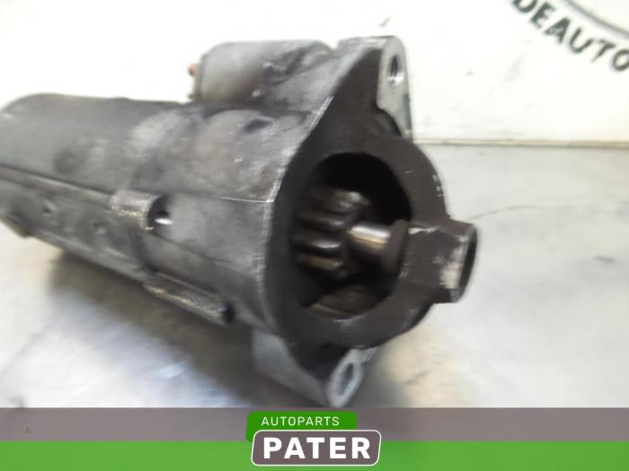 Startmotor van een Mitsubishi Space Star (DG) 1.9 DI-D 2006