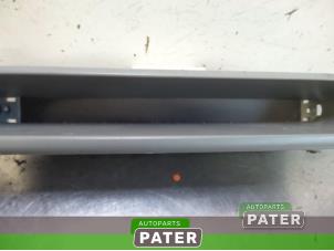 Gebruikte Display Interieur Renault Twingo (C06) 1.2 Prijs € 42,00 Margeregeling aangeboden door Autoparts Pater