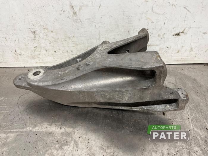 Gebruikte Motorsteun Volkswagen Transporter T6 2.0 TDI DRF Prijs € 25,41 Inclusief btw aangeboden door Autoparts Pater