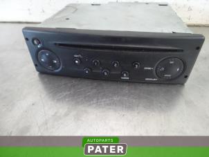 Gebruikte Radio CD Speler Renault Master III (FD/HD) 2.5 dCi 16V 100 Prijs € 63,53 Inclusief btw aangeboden door Autoparts Pater