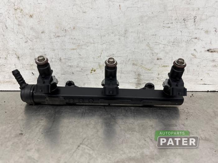 Gebruikte Injector brug Volkswagen Up! (121) 1.0 12V 60 Prijs € 26,25 Margeregeling aangeboden door Autoparts Pater