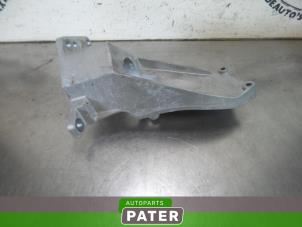 Gebruikte Motorrubber Volvo V40 (MV) 2.0 D2 16V Prijs € 15,75 Margeregeling aangeboden door Autoparts Pater