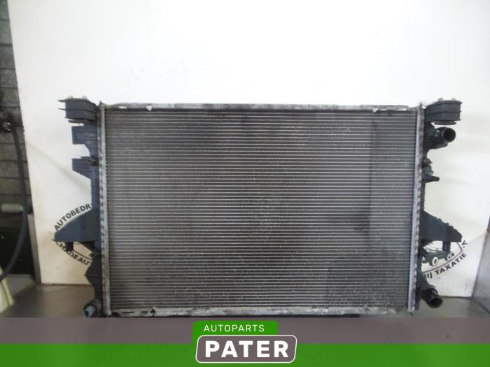 Gebruikte Radiateur Volkswagen Transporter T5 2.5 TDi Prijs € 25,41 Inclusief btw aangeboden door Autoparts Pater
