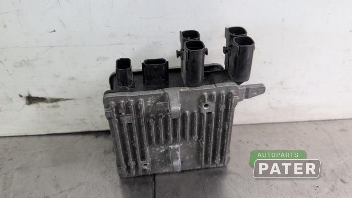 Gebruikte Stuurbekrachtiging Computer Renault Twingo III (AH) 1.0 SCe 70 12V Prijs € 36,75 Margeregeling aangeboden door Autoparts Pater