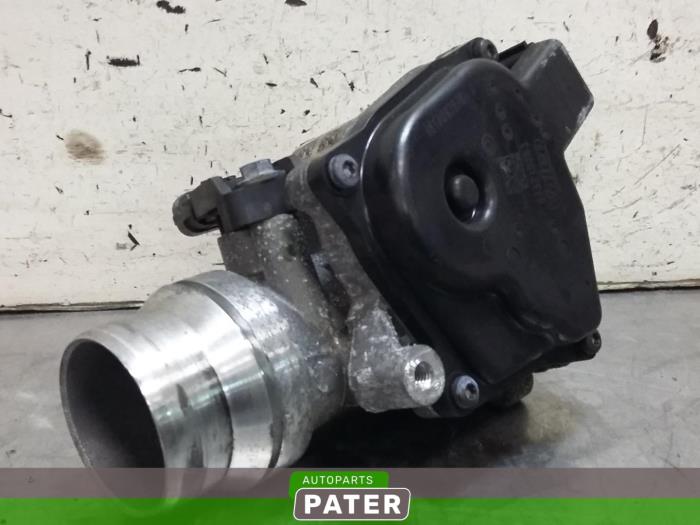 Gebruikte Gasklephuis Mercedes CLA (117.3) 1.5 CLA-180 CDI, 180 d 16V Prijs € 63,00 Margeregeling aangeboden door Autoparts Pater
