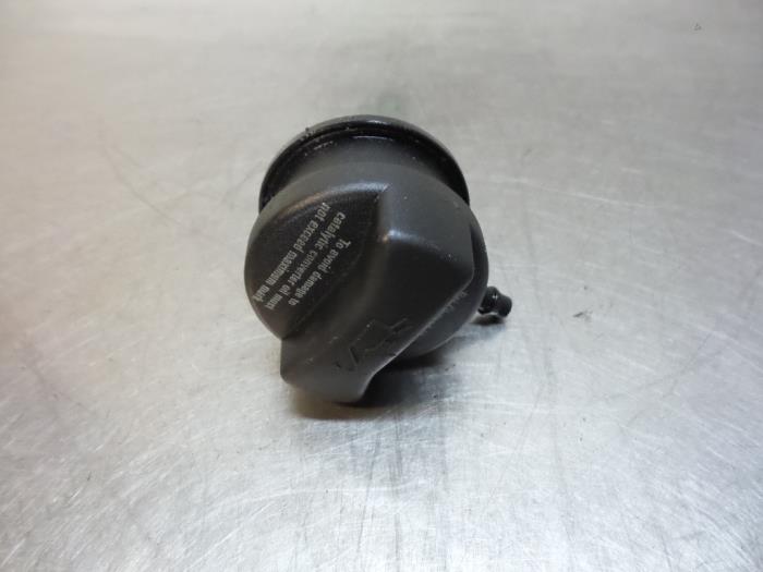 Gebruikte Oliedop Volkswagen Lupo (6X1) 1.4 16V 75 Prijs € 10,00 Margeregeling aangeboden door Autodemontagebedrijf Otte