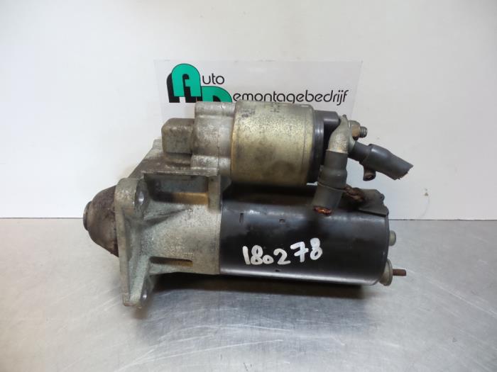 Gebruikte Startmotor Alfa Romeo 156 (932) 2.5 V6 24V Prijs € 40,00 Margeregeling aangeboden door Autodemontagebedrijf Otte