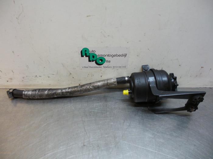Gebruikte Servo Oliereservoir BMW Mini (R50/53) 1.6 16V Cooper Prijs € 10,00 Margeregeling aangeboden door Autodemontagebedrijf Otte