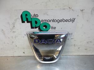 Gebruikte Embleem Dacia Logan Prijs € 25,00 Margeregeling aangeboden door Autodemontagebedrijf Otte