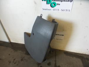 Gebruikte Bumperdeel links-achter Renault Trafic New (FL) 2.0 dCi 16V 90 Prijs € 35,00 Margeregeling aangeboden door Autodemontagebedrijf Otte