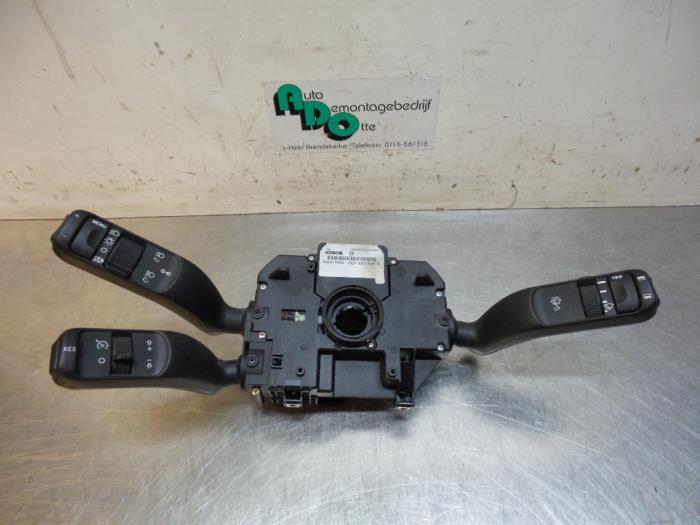 Gebruikte Combischakelaar Stuurkolom Alfa Romeo 159 (939AX) 1.9 JTDm Prijs € 75,00 Margeregeling aangeboden door Autodemontagebedrijf Otte