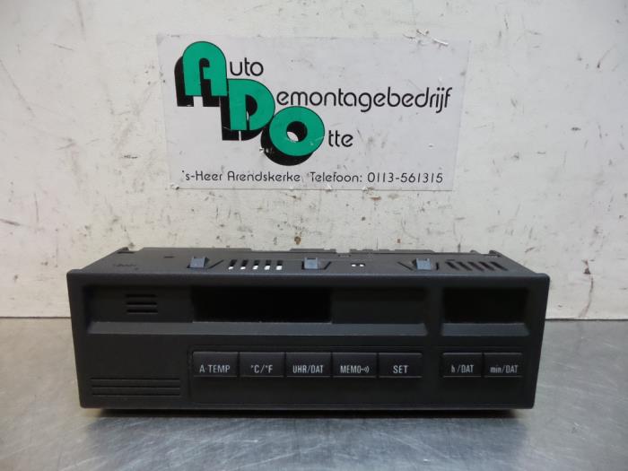 Gebruikte Display Interieur BMW 3 serie Touring (E36/3) 318i Prijs € 50,00 Margeregeling aangeboden door Autodemontagebedrijf Otte