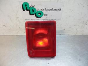 Gebruikte Mistachterlicht Peugeot 407 SW (6E) 3.0 V6 24V VVT Prijs € 20,00 Margeregeling aangeboden door Autodemontagebedrijf Otte