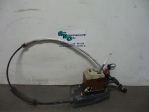 Gebruikte Selectiehendel automaat Peugeot 407 SW (6E) 3.0 V6 24V VVT Prijs € 75,00 Margeregeling aangeboden door Autodemontagebedrijf Otte