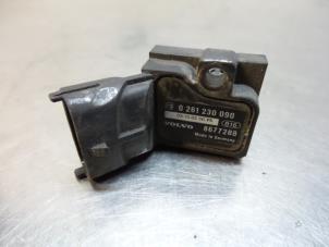 Gebruikte Map Sensor (inlaatspruitstuk) Volvo V70 (SW) 2.4 D5 20V Prijs € 25,00 Margeregeling aangeboden door Autodemontagebedrijf Otte