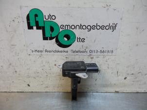 Gebruikte Luchtmassameter Nissan Pixo (D31S) 1.0 12V Prijs € 35,00 Margeregeling aangeboden door Autodemontagebedrijf Otte