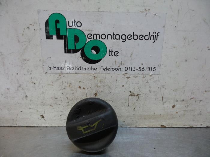 Gebruikte Oliedop Citroen Nemo (AA) 1.4 HDi 70 Prijs € 10,00 Margeregeling aangeboden door Autodemontagebedrijf Otte