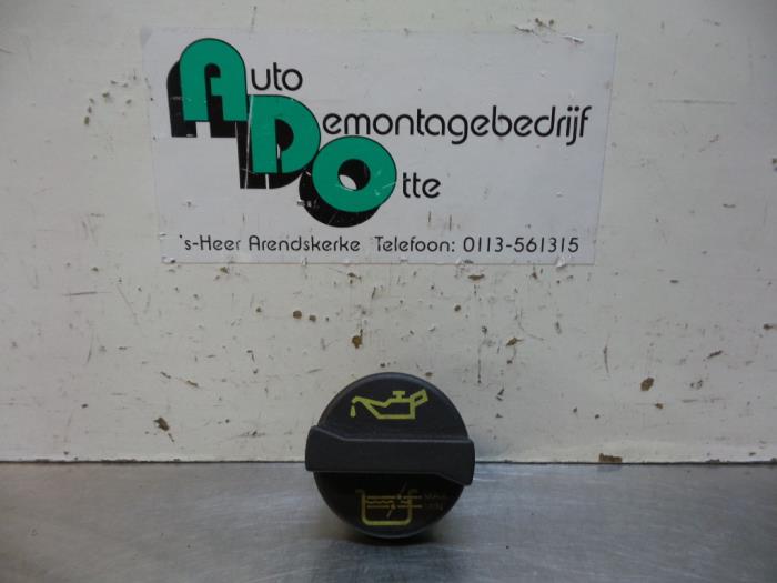 Gebruikte Oliedop Ford Transit Connect 1.8 Tddi Prijs € 5,00 Margeregeling aangeboden door Autodemontagebedrijf Otte