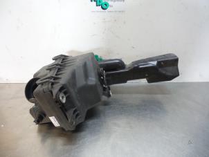 Gebruikte Luchtfilterhuis Mazda Premacy 1.8 16V Prijs € 30,00 Margeregeling aangeboden door Autodemontagebedrijf Otte