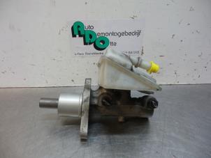 Gebruikte Hoofdremcilinder Ford C-Max (DM2) 1.6 TDCi 16V 90 Prijs € 25,00 Margeregeling aangeboden door Autodemontagebedrijf Otte