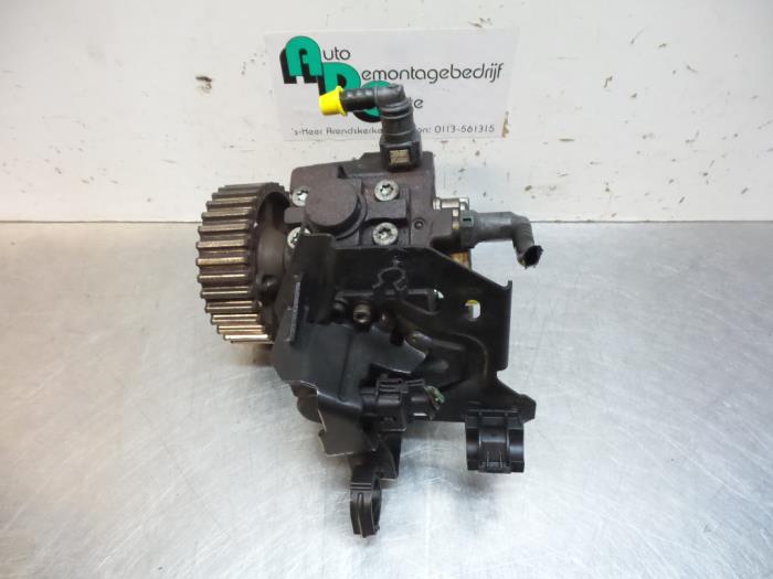 Gebruikte Dieselpomp Ford C-Max (DM2) 1.6 TDCi 16V 90 Prijs € 150,00 Margeregeling aangeboden door Autodemontagebedrijf Otte