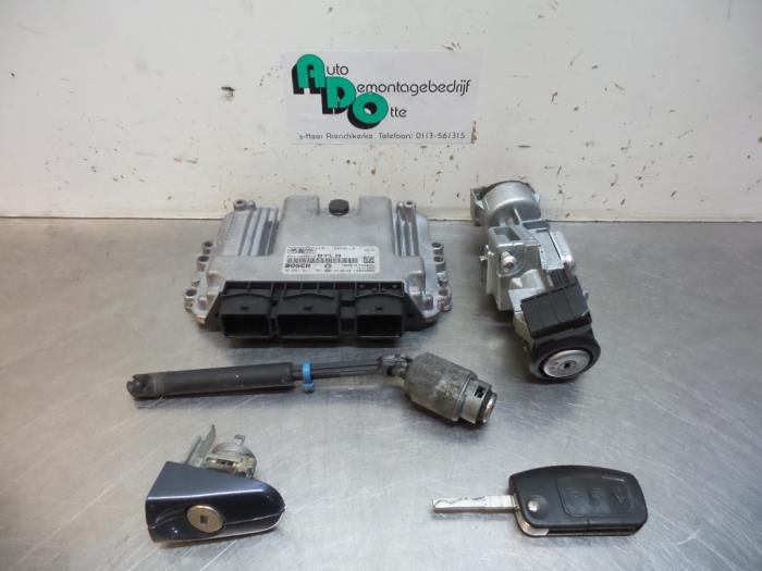 Gebruikte Kontaktslot + computer Ford C-Max (DM2) 1.6 TDCi 16V 90 Prijs € 125,00 Margeregeling aangeboden door Autodemontagebedrijf Otte