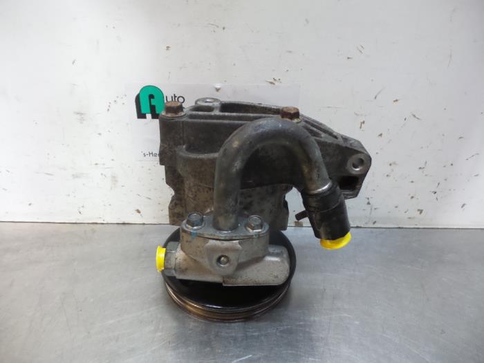 Gebruikte Pomp Servo Chevrolet Aveo (250) 1.4 16V LS Prijs € 40,00 Margeregeling aangeboden door Autodemontagebedrijf Otte