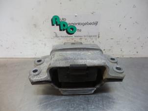 Gebruikte Motorsteun Volkswagen Golf V (1K1) 1.6 FSI 16V Prijs € 20,00 Margeregeling aangeboden door Autodemontagebedrijf Otte