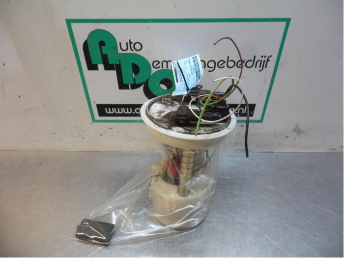 Gebruikte Tank element Pomp Ford Fiesta 5 (JD/JH) 1.25 16V Prijs € 15,00 Margeregeling aangeboden door Autodemontagebedrijf Otte