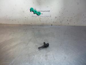 Gebruikte Luchtmassameter Volkswagen Passat Syncro/4Motion (3B2) 2.8 30V Prijs € 15,00 Margeregeling aangeboden door Autodemontagebedrijf Otte