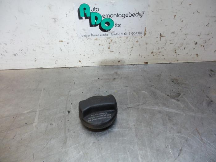 Gebruikte Oliedop Volkswagen Golf IV (1J1) 2.3 V5 GTI Prijs € 5,00 Margeregeling aangeboden door Autodemontagebedrijf Otte