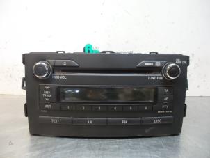 Gebruikte Radio Toyota Auris (E15) 1.6 Dual VVT-i 16V Prijs € 50,00 Margeregeling aangeboden door Autodemontagebedrijf Otte