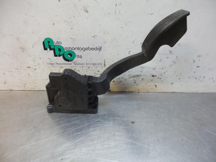 Gebruikte Gaspedaalpositie Sensor Opel Corsa D 1.4 16V Twinport Prijs € 25,00 Margeregeling aangeboden door Autodemontagebedrijf Otte