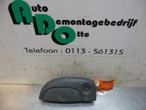 Gebruikte Deurgreep 2Deurs links Renault Kangoo (KC) 1.9 D 55 Prijs € 15,00 Margeregeling aangeboden door Autodemontagebedrijf Otte