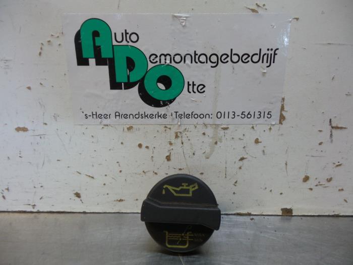 Gebruikte Oliedop Ford Mondeo IV Wagon 1.8 TDCi 125 16V Prijs € 10,00 Margeregeling aangeboden door Autodemontagebedrijf Otte