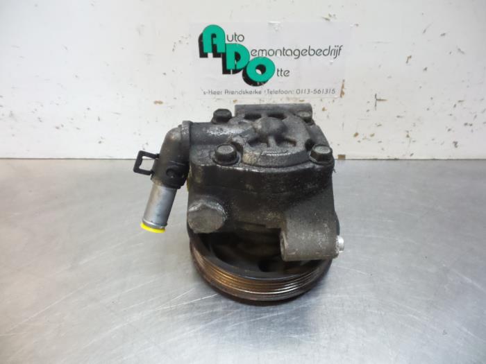Gebruikte Pomp Servo Ford Mondeo IV Wagon 1.8 TDCi 125 16V Prijs € 60,00 Margeregeling aangeboden door Autodemontagebedrijf Otte