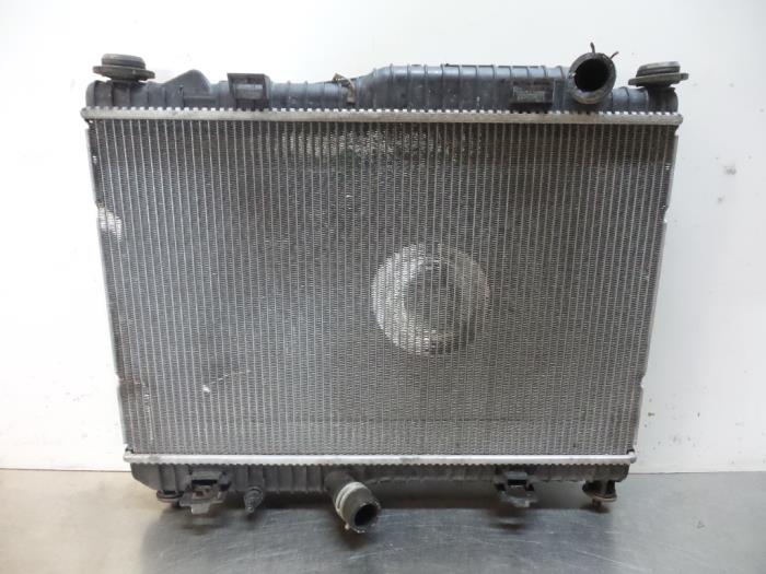 Gebruikte Radiateur Ford Fiesta 6 (JA8) 1.0 EcoBoost 12V 125 Prijs € 50,00 Margeregeling aangeboden door Autodemontagebedrijf Otte