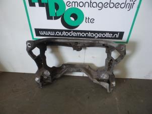 Gebruikte Subframe Mercedes CLK (C209) 3.2 320 V6 18V Prijs € 100,00 Margeregeling aangeboden door Autodemontagebedrijf Otte