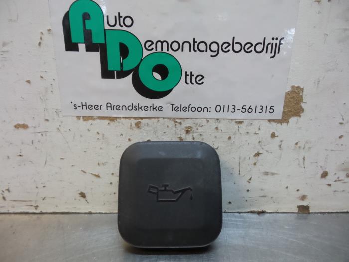 Gebruikte Oliedop BMW 3 serie Touring (E36/3) 318i Prijs € 5,00 Margeregeling aangeboden door Autodemontagebedrijf Otte